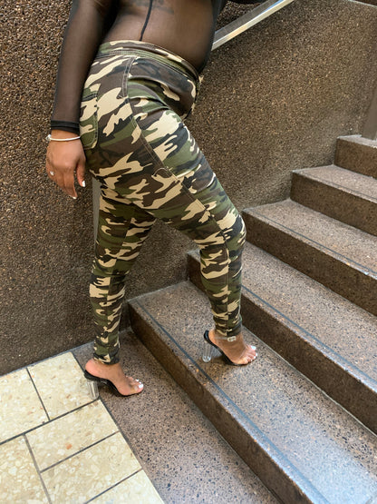 QOD SIT RIGHT JEANS - Camo